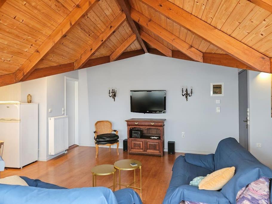 Sunny & Comfy Studio In The Heart Of Preveza Bagian luar foto